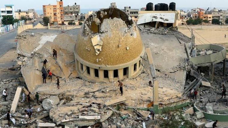 Mezquita destruida en Khan Younis, en el sur de Gaza. Foto: Getty Images