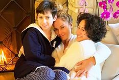 Jennifer Lopez junto sus hijos Emme y Maximilian Muñiz Foto: Instagram