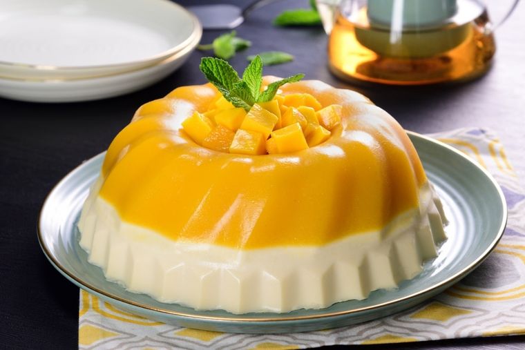 Admira esta deliciosa gelatina de ate con queso. ¡Una delicia!