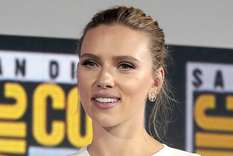 Scarlett Johansson confiesa que se sintió hipersexualizada desde joven: Me convertí en un objeto Scarlett Johansson hablando en la Comic-Con Internacional en San Diego, en 2019. Foto: Gage Skidmore