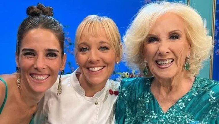 Jimena Monteverde junto a Juana Viale y Mirtha Legrand.