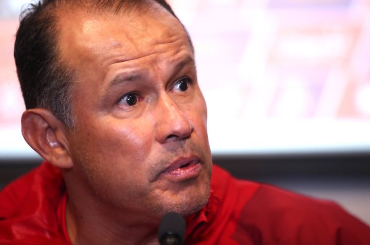 Juan Reynoso, el DT que llega en duda en Perú. Foto: @labicolor