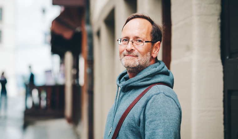 Con el paso de las décadas, la producción de testosterona disminuye de manera progresiva. Con el paso de las décadas, la producción de testosterona disminuye de manera progresiva.