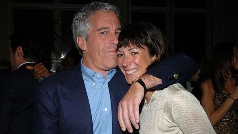 Jeffrey Epstein mantuvo una relación con Ghislaine Maxwell en la década de 1990. Foto: GETTY IMAGES