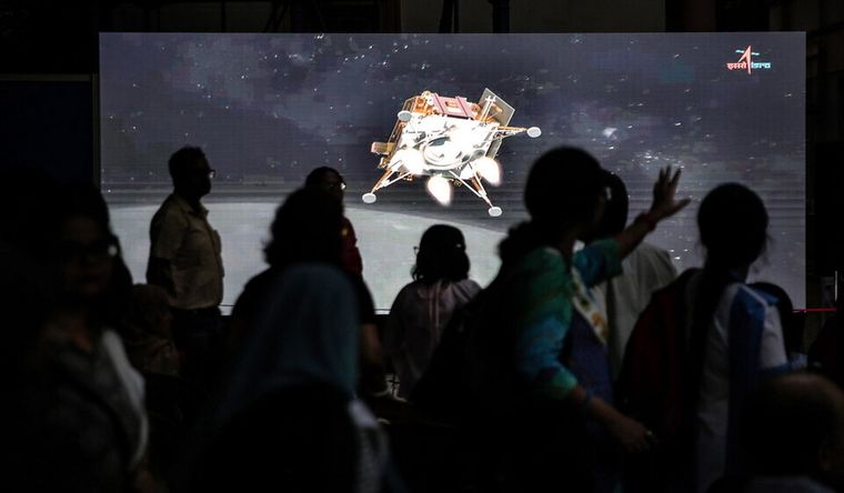India Luna sonda India sigue paso a paso su exitosa misión lunar. Foto: Efe.