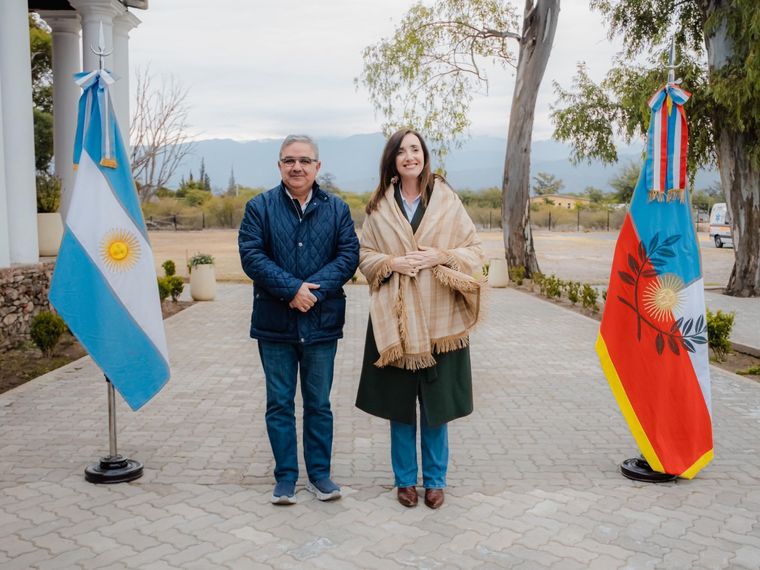 Horas después de ser desautorizada por Milei, Villarruel se mostró con el peronista Raúl Jalil Foto: Twitter Oficial Raúl Jalil