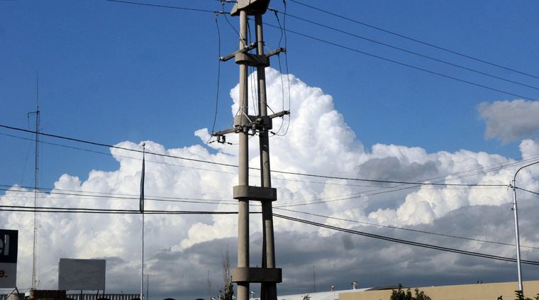 Según el pronóstico, abril comenzará en Mendoza con descenso térmico y con inestabilidad hacia la noche en el noreste provincial. Según el pronóstico, abril comenzará en Mendoza con descenso térmico y con inestabilidad hacia la noche en el noreste provincial.