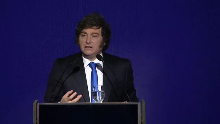 Javier Milei diserta en Corrientes luego del acuerdo anunciado por Estados Unidos. 