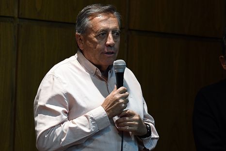 La suspensión y ahora destitución por parte del organismo se debe a una denuncia por irregularidades contra la funcionaria. La suspensión y ahora destitución por parte del organismo se debe a una denuncia por irregularidades contra la funcionaria.