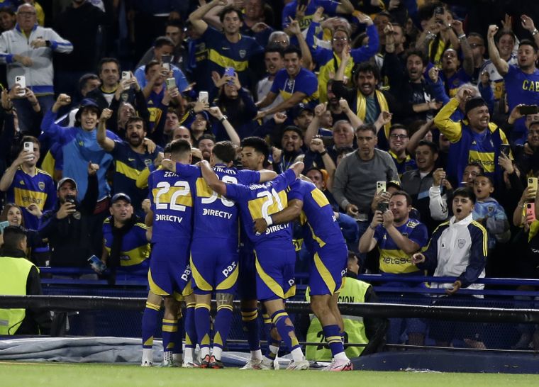 Boca celebra el tanto de Milton Giménez. Foto: FotoBaires