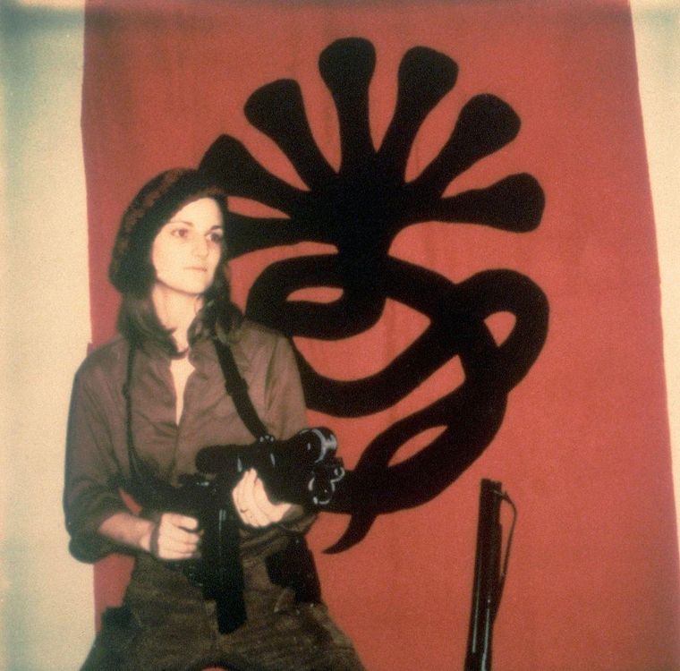 Patty Hearst recibió el alias de "Tania", en honor a una camarada del Che Guevara.