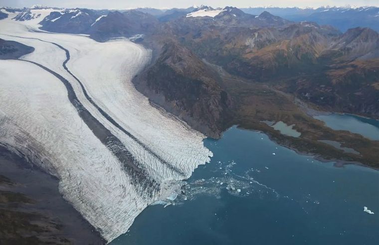 Alaska, indica el estudio, tiene glaciares que pueden generar grandes tsunamis. Foto Efe