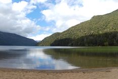 Días atrás se ordenó la clausura del camping del lago Foto: X