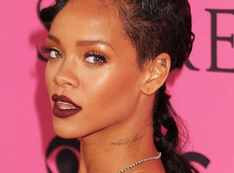 Sin ropa y con tacones en manos, la foto de Rihanna de la que todos hablan Foto: Archivo