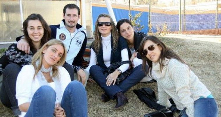 Domingo de squash para este grupo de mendocinos que descansaron en los jardines del Chacras Indoor. Foto: Gentileza revistaoliva.com
