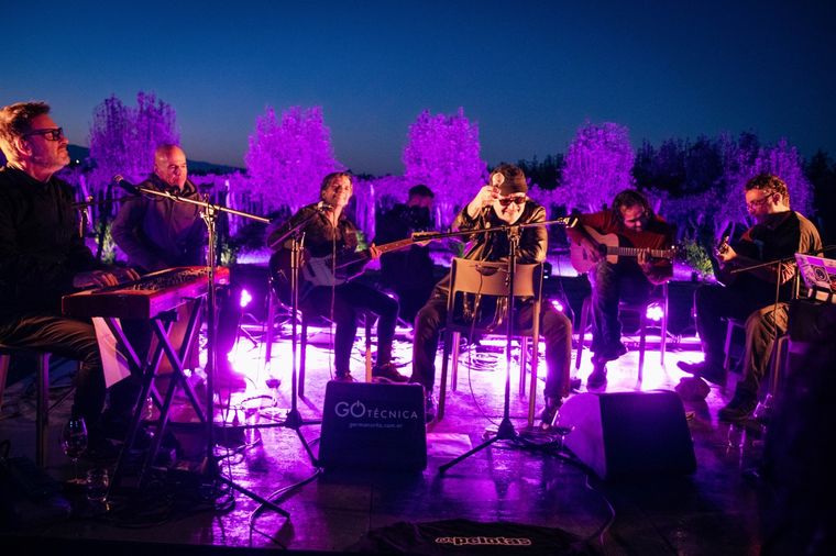 Las Pelotas, una banda que ha sido adoptada por el cariño de los mendocinos. Las Pelotas, una banda que ha sido adoptada por el cariño de los mendocinos.