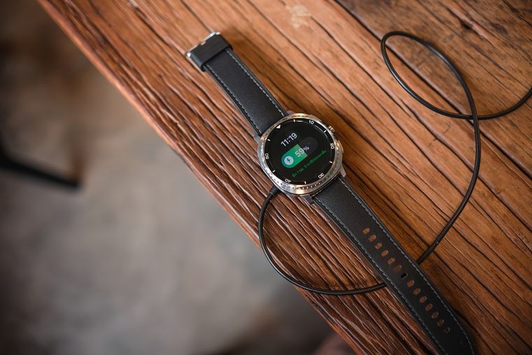 Ajustar las opciones del Galaxy Watch permite que Samsung optimice el descanso desde la muñeca. Ajustar las opciones del Galaxy Watch permite que Samsung optimice el descanso desde la muñeca.