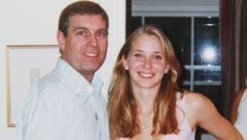 Foto: VIRGINIA ROBERTS. Virginia Giuffre, antes Virginia Roberts, con el príncipe Andrés en Londres en 2001.