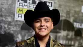 Christian Nodal se prepara para grabar su próximo sencillo con el hermano de Selena Quintanilla