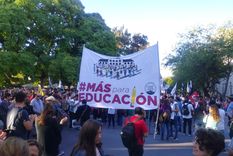 docentes de escuelas de gestion privada aun no cobran el bono de $4 mil