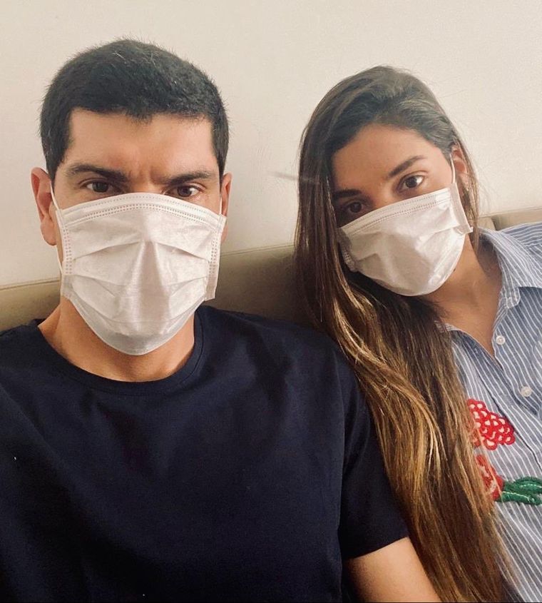 Carlos Lampe y Mariela Flores, su esposa.