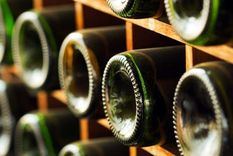 Casi nadie comprende por qué las botellas son así.