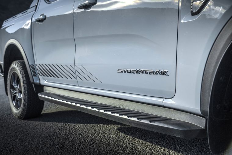 El innovador sistema de propulsión de la Ford Ranger ofrece un par motor de 697 Nm, 281 HP de potencia y&nbsp; hasta 52 km de conducción urbana en modo eléctrico.