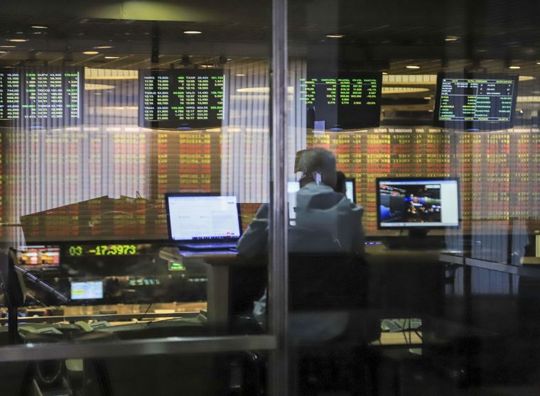 Las acciones caen en los mercados Foto: Noticias Argentinas