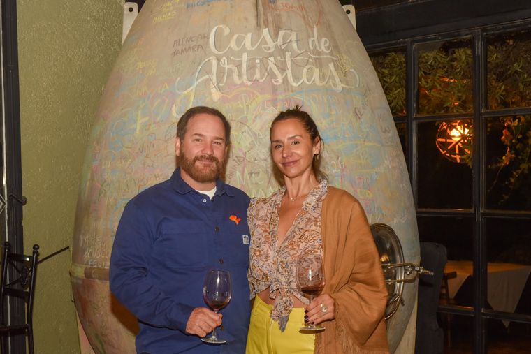 Juan Segundo Estrada y Cecilia Zanoni. Juan Segundo Estrada y Cecilia Zanoni.