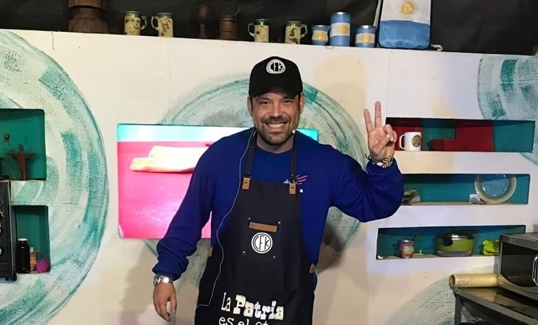 El periodista buscado por la Policía Foto: Instagram (@ezeguazzora)