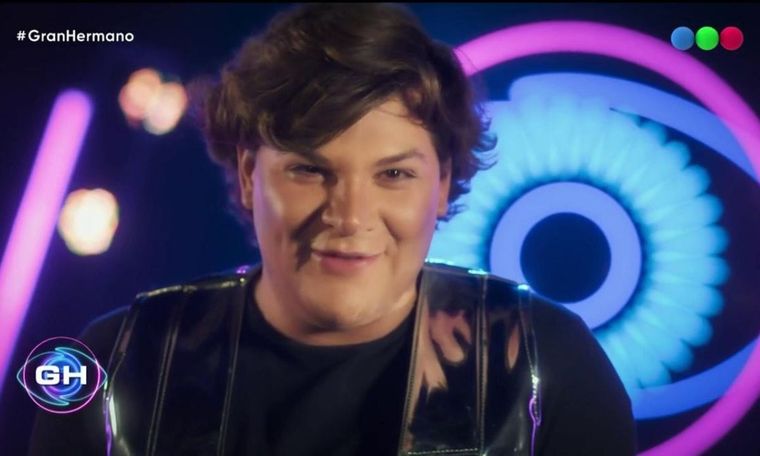 Emmanuel Vich es uno de los 22 participantes de Gran Hermano Es peluquero y amante de la moda Foto: Captura de TV