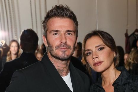 David y Victoria Beckham vs su hijo mayor y esposa. Foto: Victoria Beckham / Instagram David y Victoria Beckham vs su hijo mayor y esposa. Foto: Victoria Beckham / Instagram