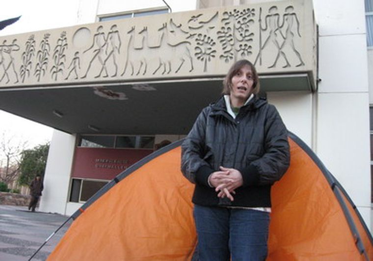 Gladys inspiró una nueva protesta contra Carmona.