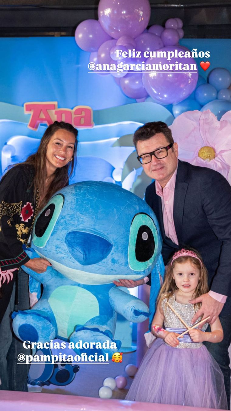 Motivos artesanales y comodidad para celebrar en familia. Motivos artesanales y comodidad para celebrar en familia.