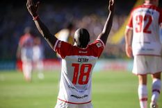 Boca frenó el pase de Edwuin Cetré y Paranaense volvió a reactivar las charlas.