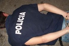 El policía fue detenido por estar comprando droga cuando debía estar en su casa