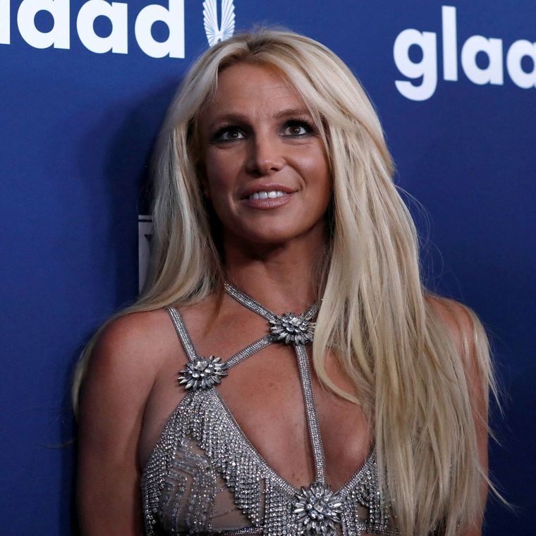 Britney Spears fue detenida y multada en California.