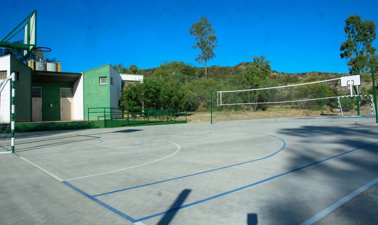 La UNCuyo invierte fondos propios para renovar 1.500 m² de infraestructura deportiva en el Liceo Agrícola.