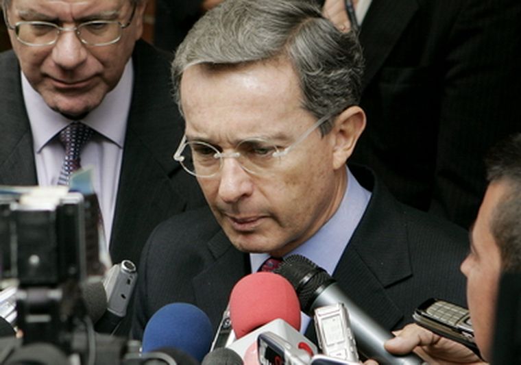 El presidente colombiano, Álvaro Uribe. Foto: AFP