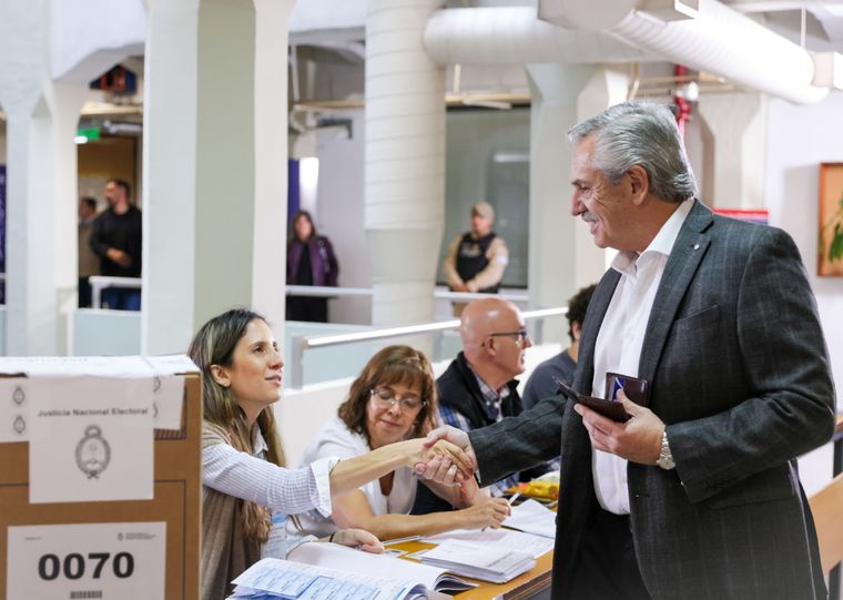 El presidente felicitó a su ministro de Economía que en noviembre podría convertirse en su sucesor Foto: Noticias Argentinas