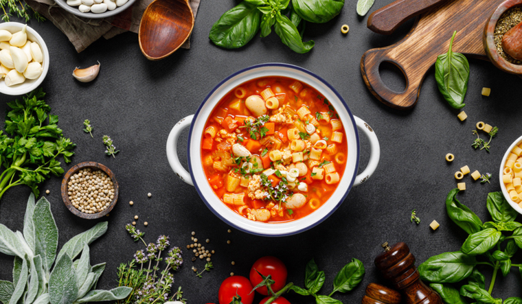 Cómo hacer sopa minestrone casera: fácil y nutritiva Foto: Shutterstock