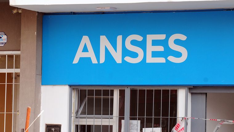 Anses anunció una modificación en el calendario de pagos. Foto: ALF PONCE MERCADO / MDZ