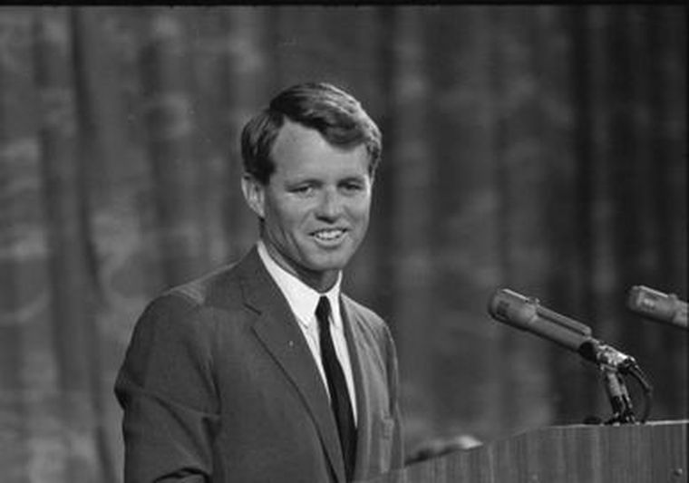Robert Kennedy fue asesinado en Los Ángeles Robert Kennedy fue asesinado en Los Ángeles