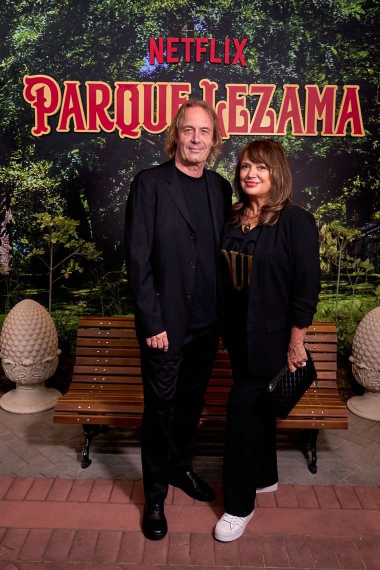 Patricia Echegoyen y su pareja en la premiere de Parque Lezama. Patricia Echegoyen y su pareja en la premiere de Parque Lezama.