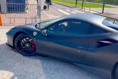 el papelon del psg con un jugador del equipo de messi al llegar tarde al entrenamiento