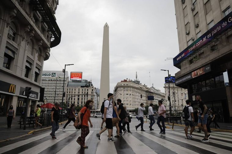 El sábado, parte de las provincias del centro argentino estarán bajo alerta por tormentas y por vientos.