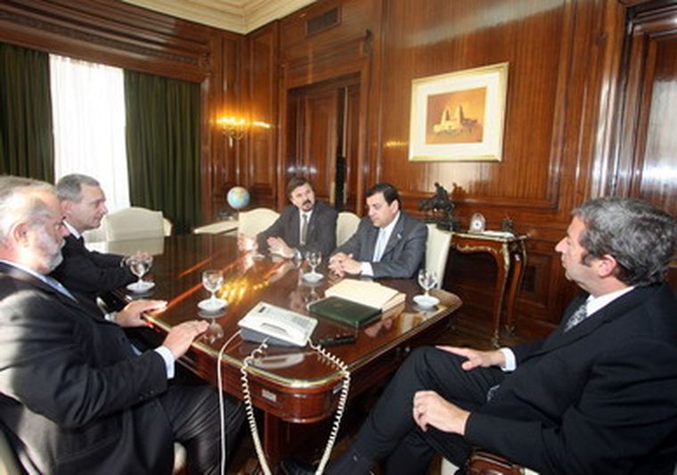 La reunión de Cobos con los empresarios de cereales. Foto: Prensa Senado