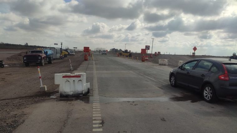 El Gobierno de Mendoza actualizó la circulación en el Acceso Este para avanzar con la reconstrucción integral del corredor en Maipú. El Gobierno de Mendoza actualizó la circulación en el Acceso Este para avanzar con la reconstrucción integral del corredor en Maipú.