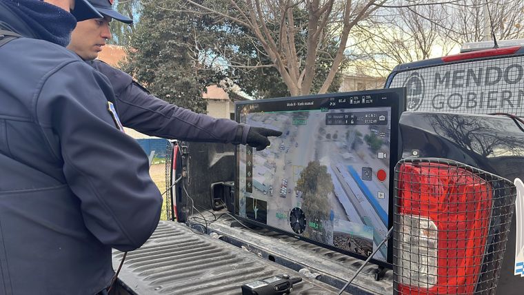 la Unidad de Vehículos Aéreos no Tripulados (VANT), realizó un seguimiento en tiempo real a traves del uso de drones, que permitieron tener una visión mas amplica de la zona la Unidad de Vehículos Aéreos no Tripulados (VANT), realizó un seguimiento en tiempo real a traves del uso de drones, que permitieron tener una visión mas amplica de la zona