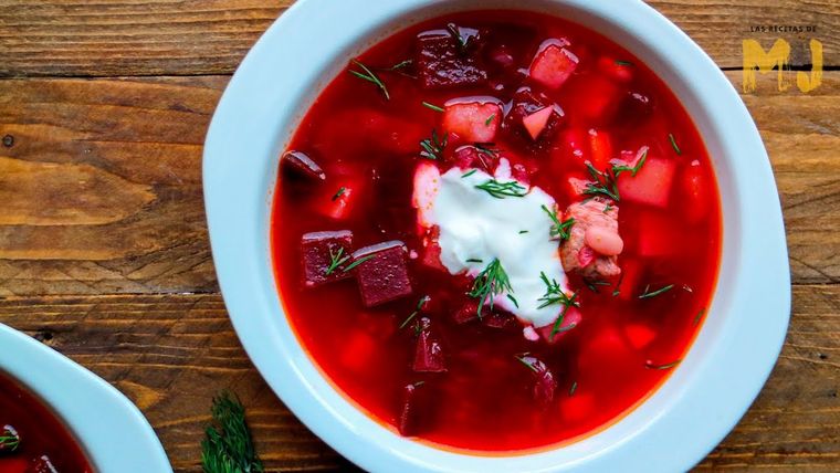 Una exquisitez total, fácil de preparar y super rendidora ¡será tu próxima aliada esta sopa borsch!